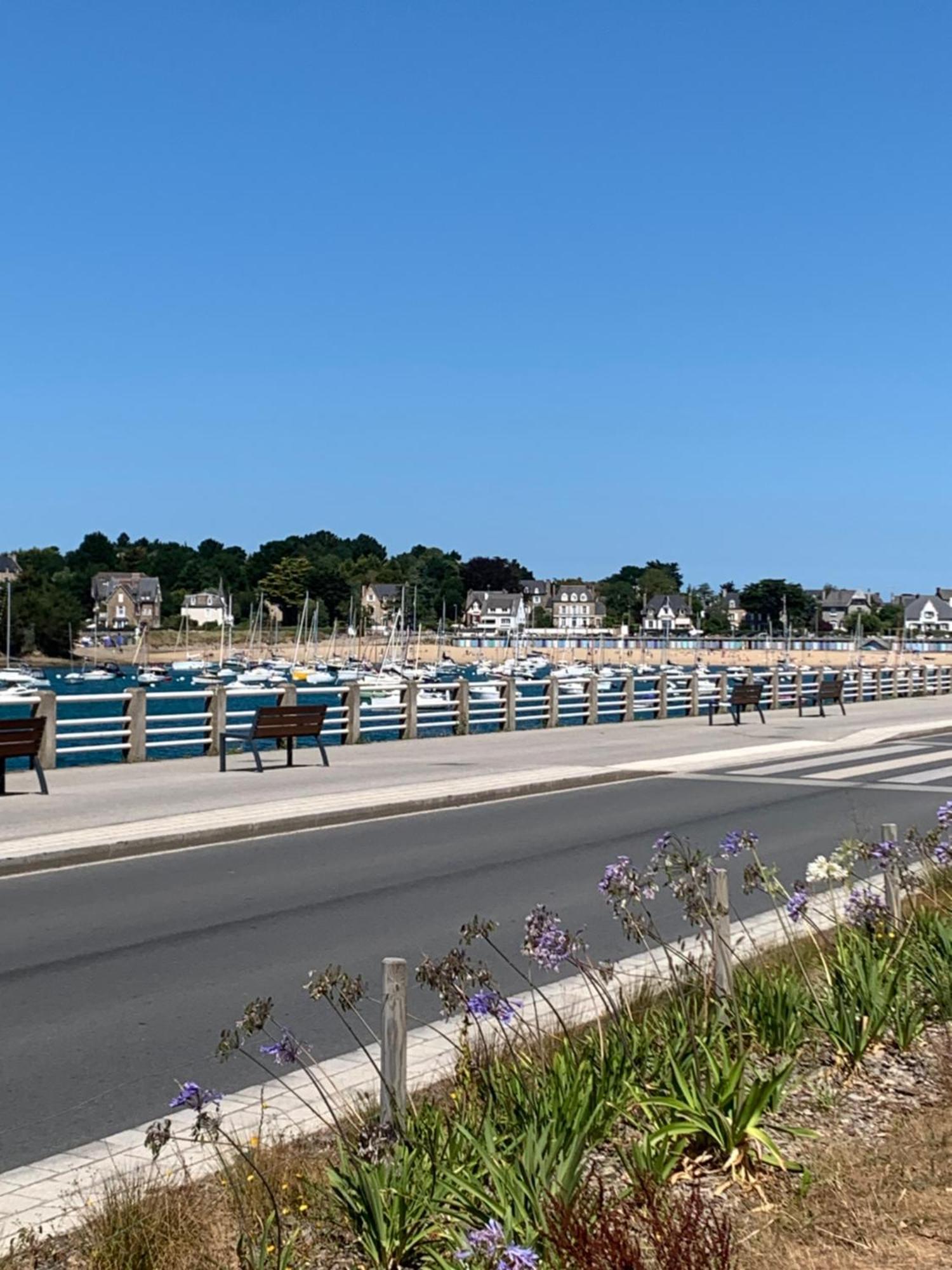 Magnifique bas de maison deux chambres situé prés des plages et du golf Saint-Briac-sur-Mer Esterno foto