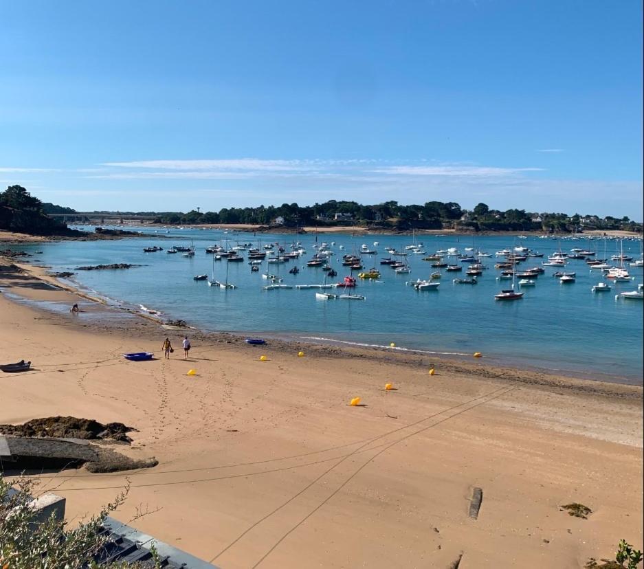 Magnifique bas de maison deux chambres situé prés des plages et du golf Saint-Briac-sur-Mer Esterno foto